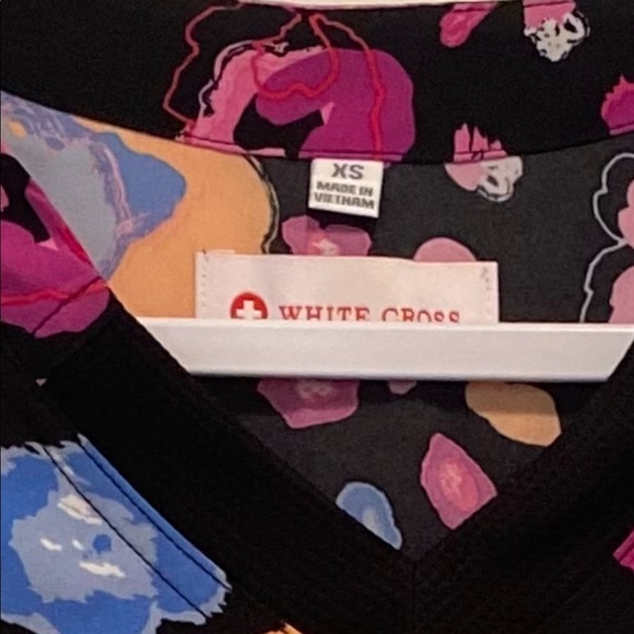 Scrub Top - Picture 4 of 4